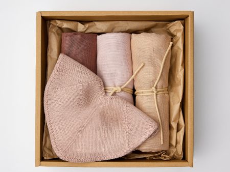 Snuggle up box - Shades of Rosewater Online now